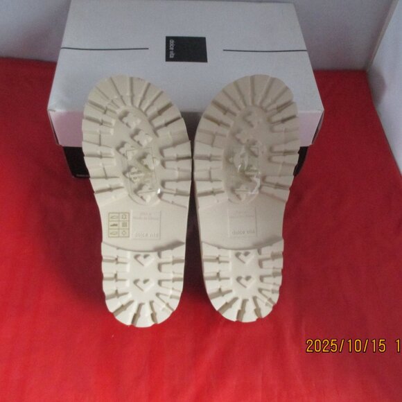 Dolce Vita Neelo Lug Footbed Sandals $120 - US Size 6 - Moss Nubuck - 1385 - Picture 8 of 11
